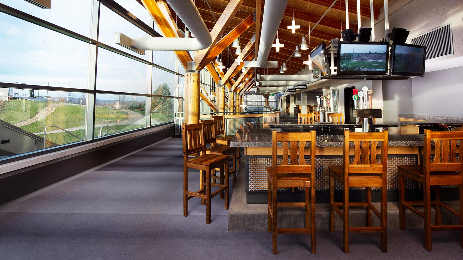 Dining near a gold course.