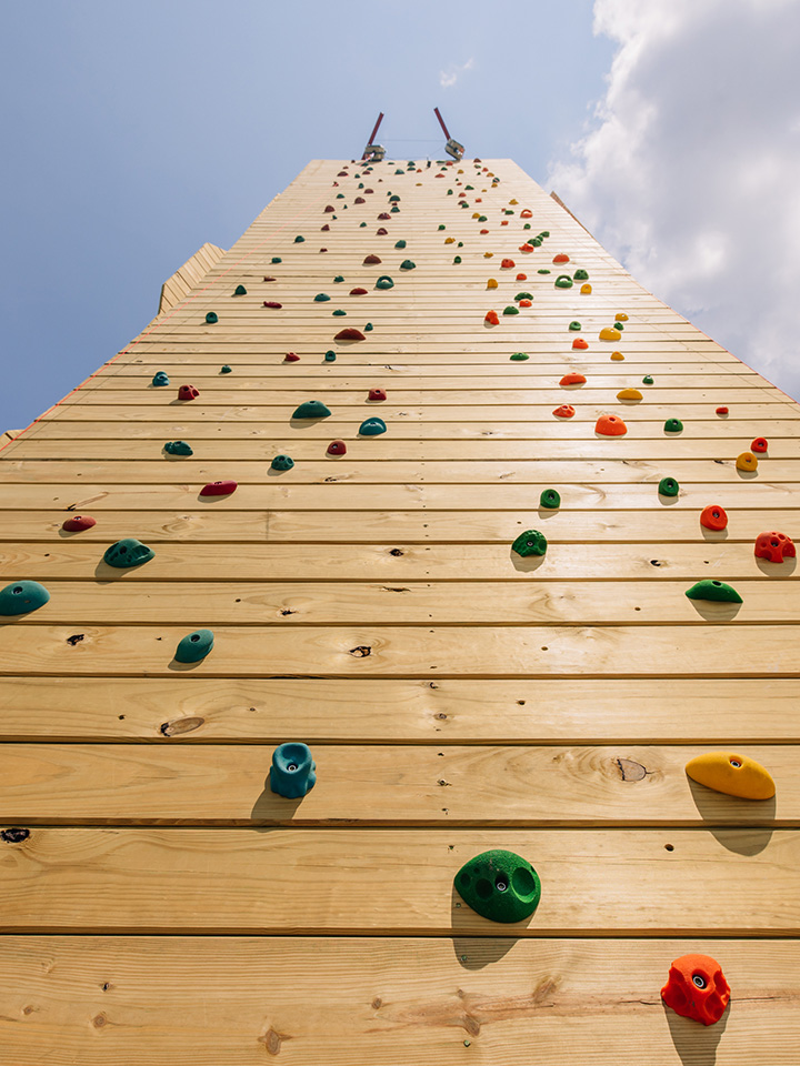 Climbing wall