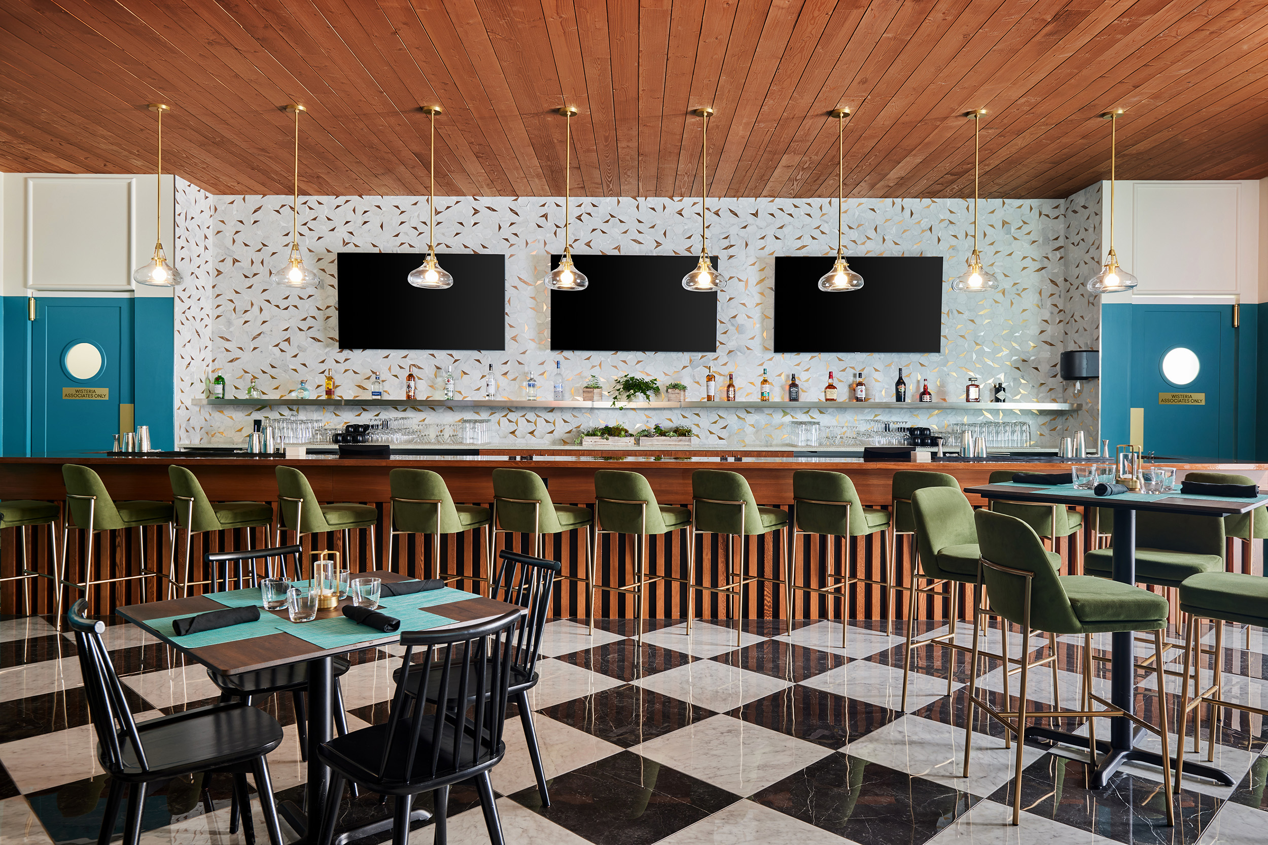 image of a restaurant